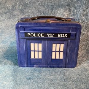 USED - Tardis Lunch Tin - Doctor Who